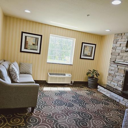 Cobblestone Inn & Suites - Bloomfield Buitenkant foto