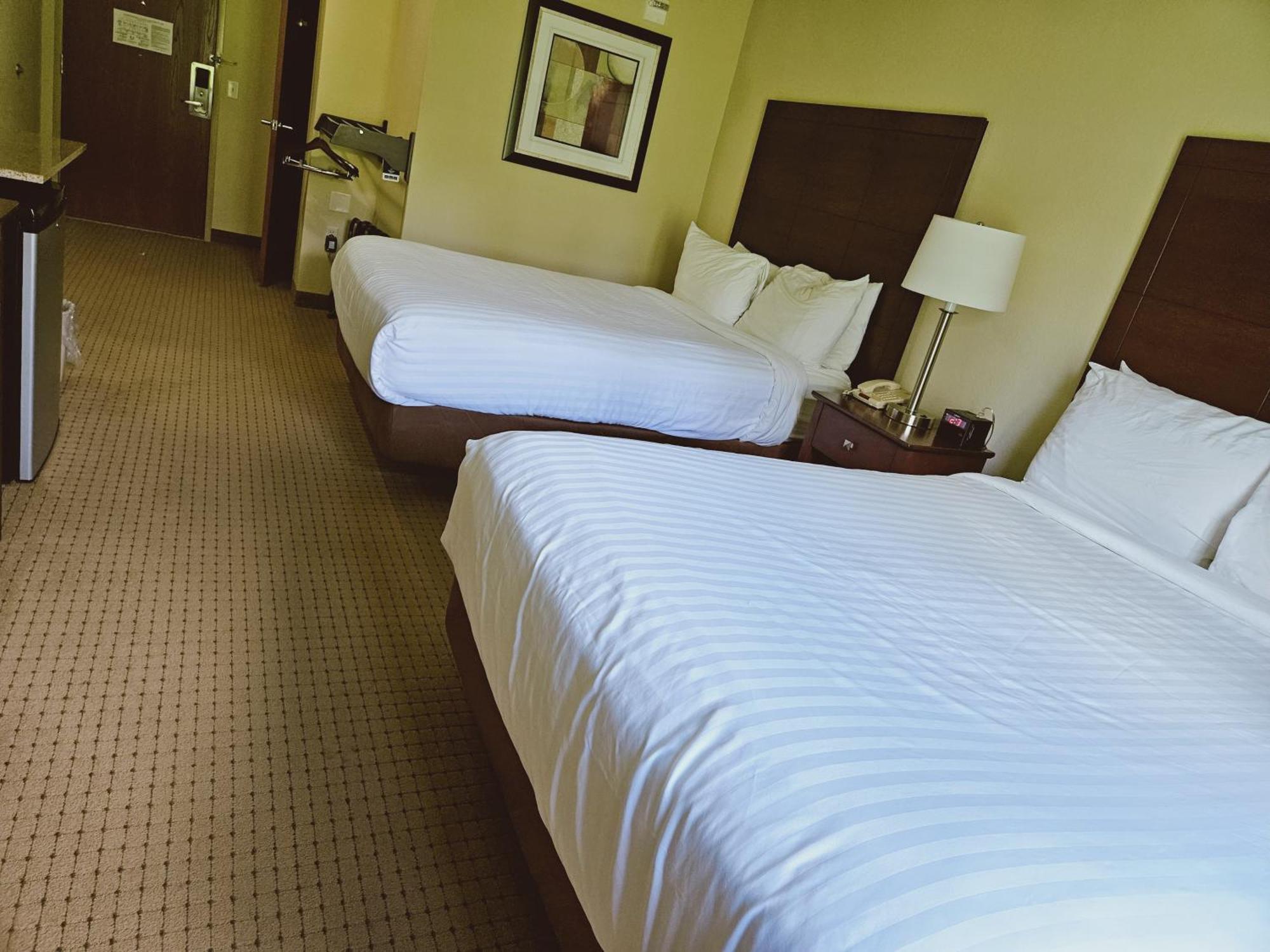 Cobblestone Inn & Suites - Bloomfield Buitenkant foto