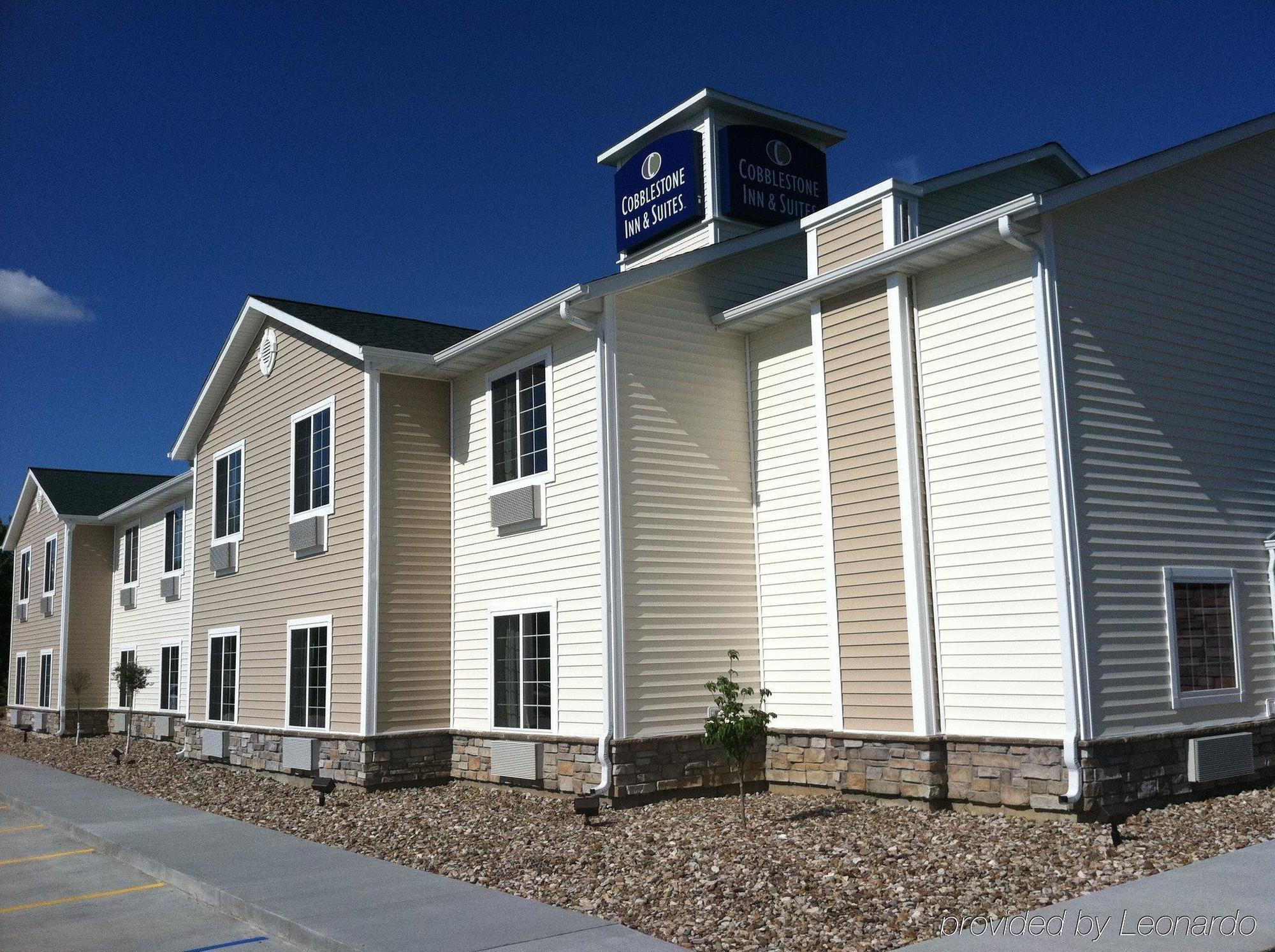 Cobblestone Inn & Suites - Bloomfield Buitenkant foto
